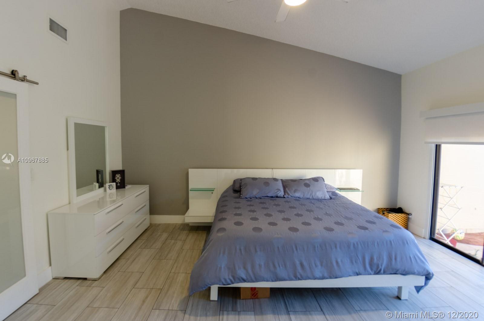 LA MIRAGE OF HARBOR VILG - Residential