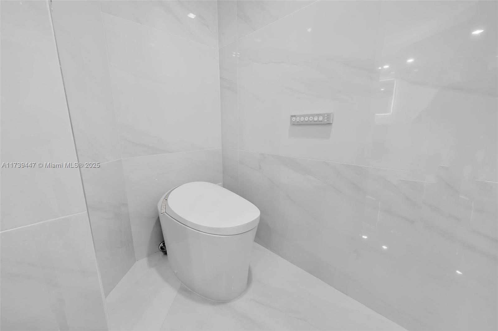 2600 ISL BLVD WILLIAMS IS - Residential