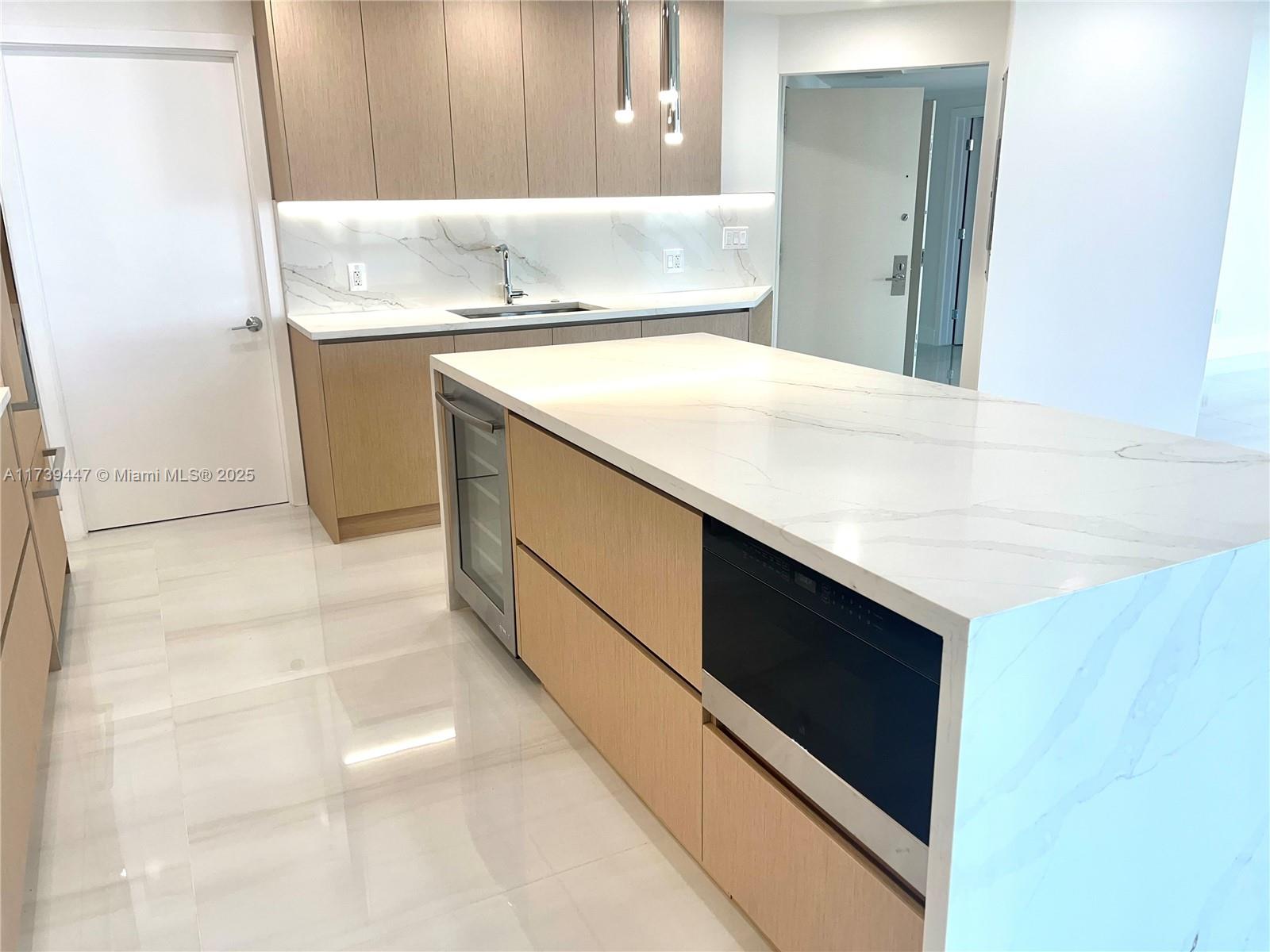 2600 ISL BLVD WILLIAMS IS - Residential