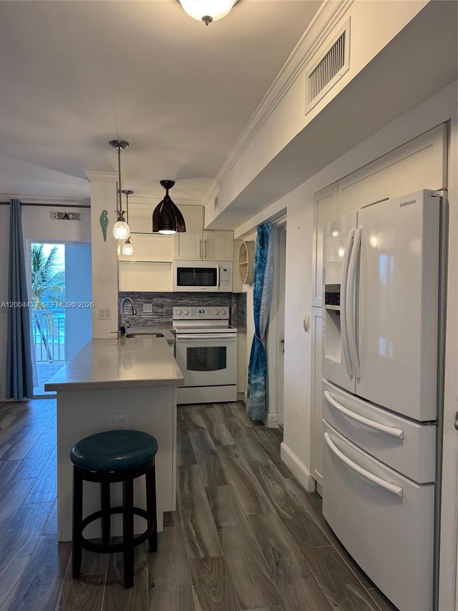 ANDORIC APTS CO-OP - Residential