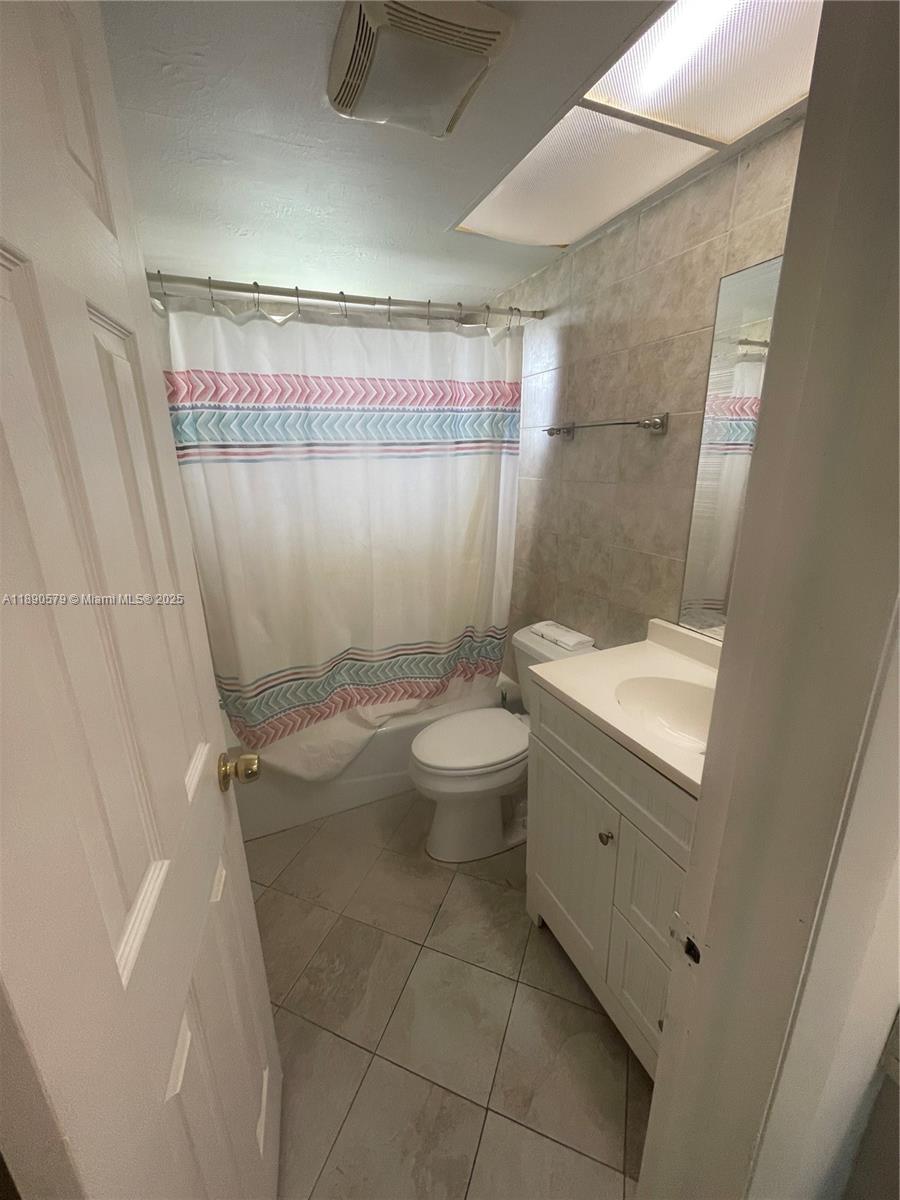 BERKLEY HOUSE EAST - Residential Lease