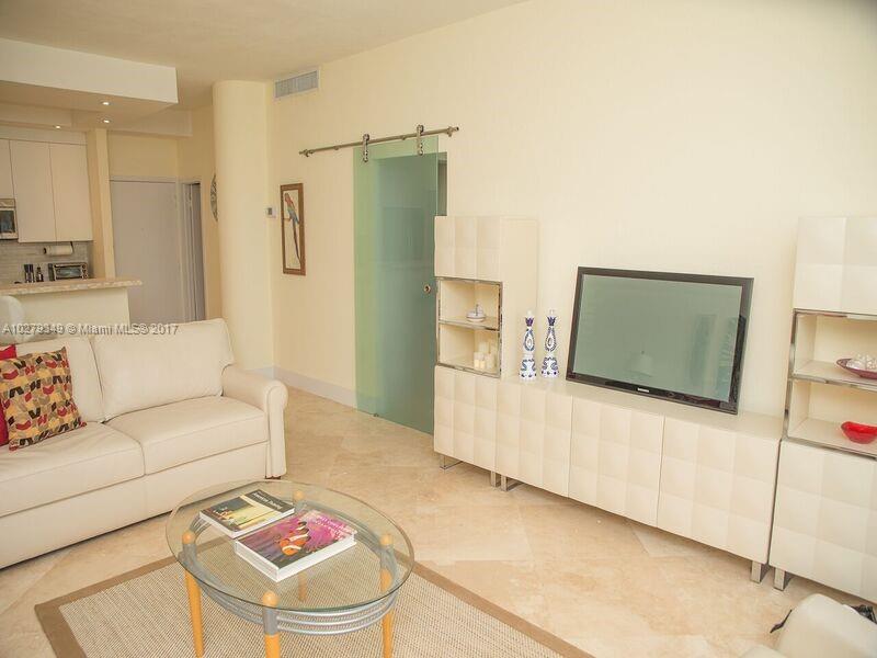 THE CARRIAGE CLUB NORTH C - Residential Lease