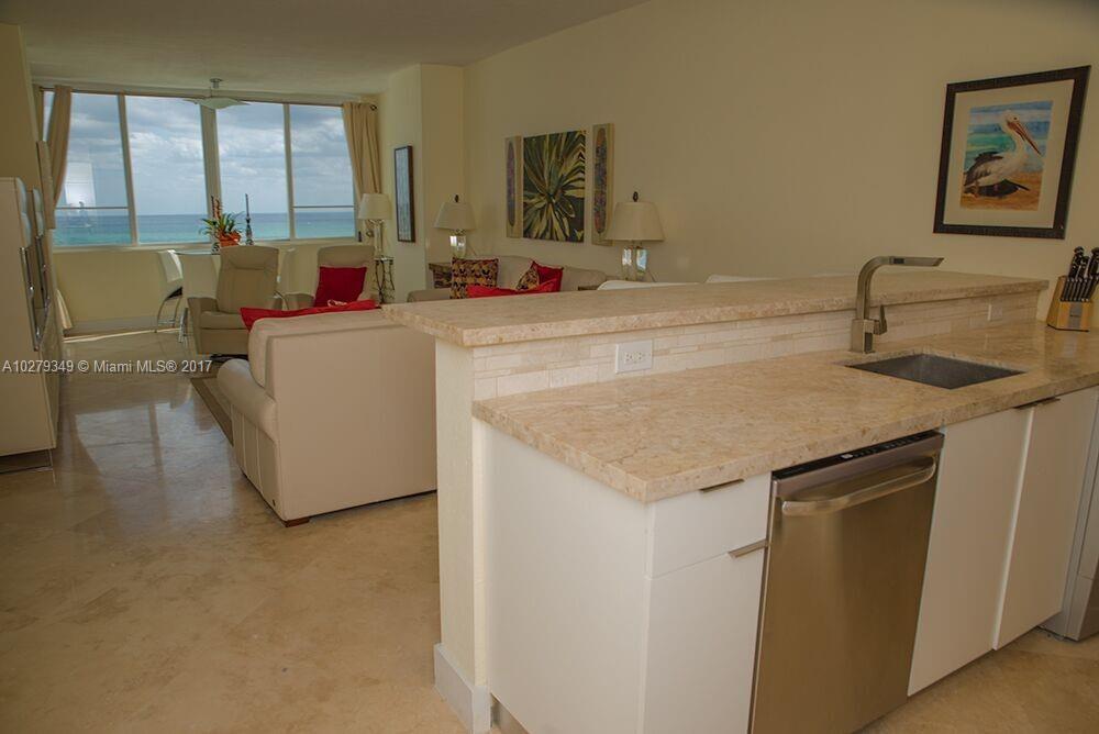 THE CARRIAGE CLUB NORTH C - Residential Lease