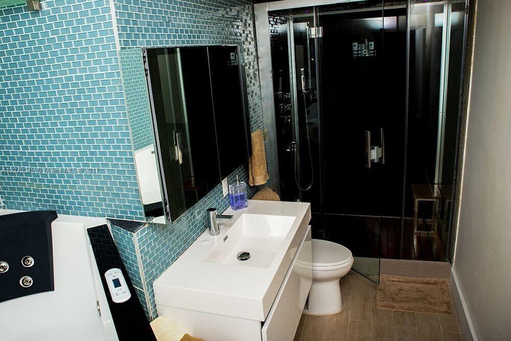 THE CARRIAGE CLUB NORTH C - Residential Lease
