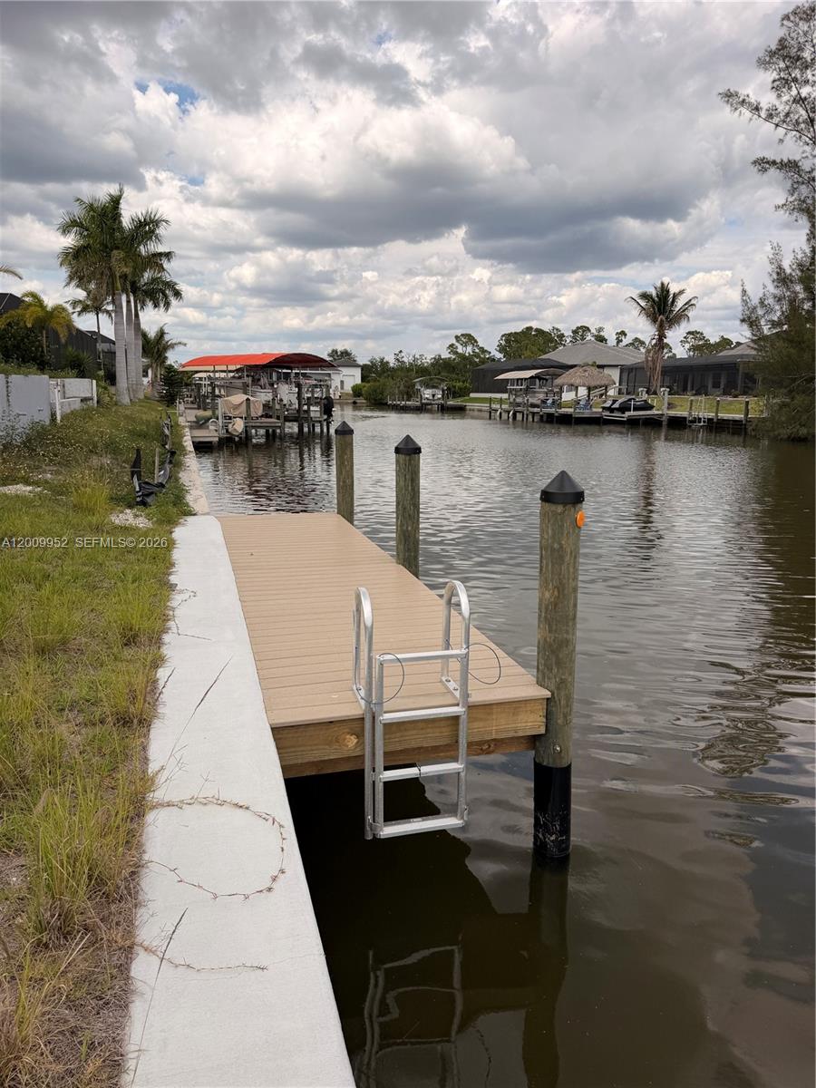 CAPE CORAL - Land