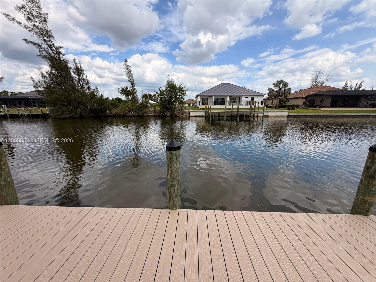 CAPE CORAL - Land