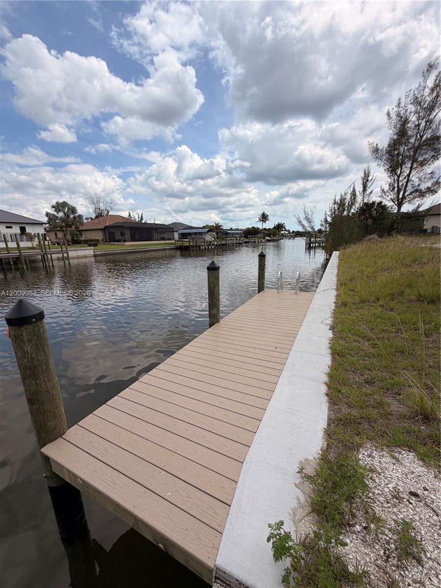 CAPE CORAL - Land