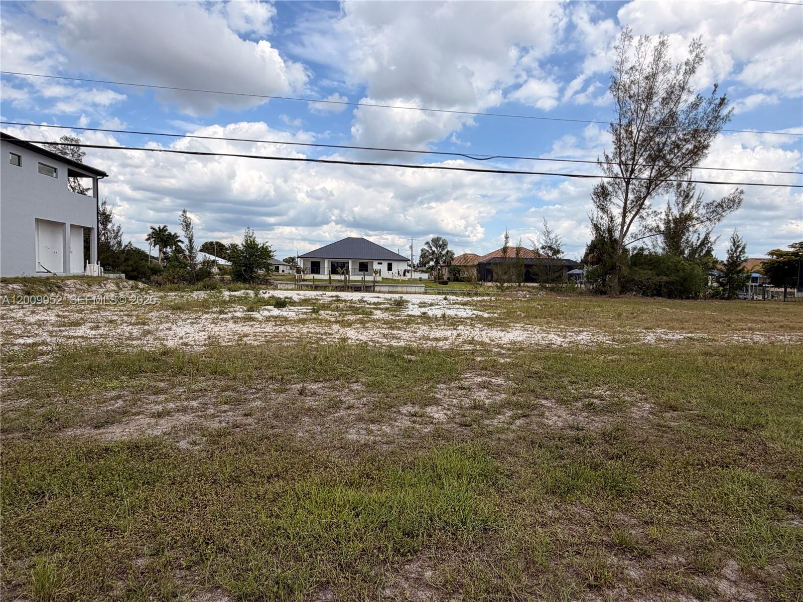 CAPE CORAL - Land