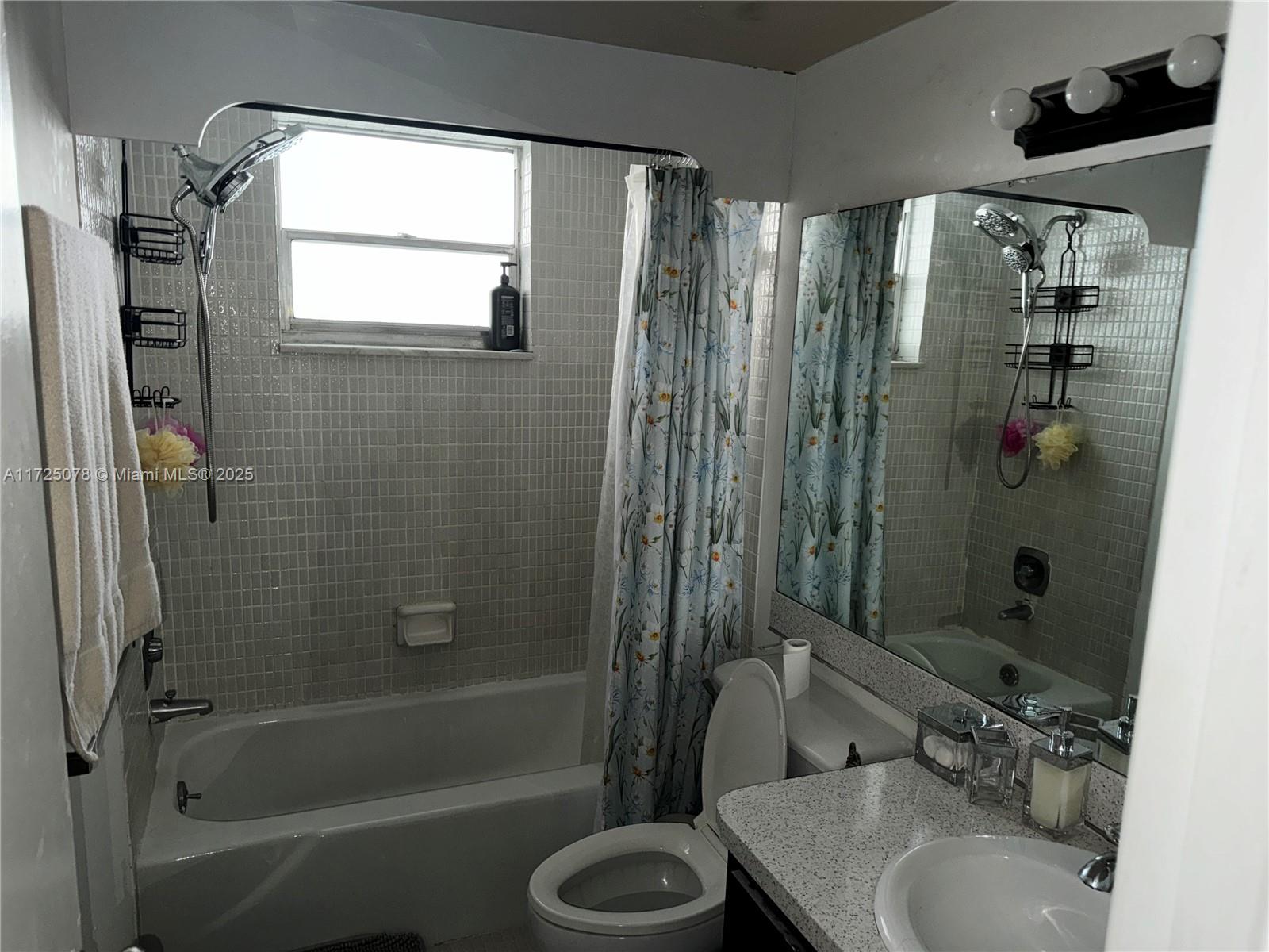 950 Hillcrest Dr 411