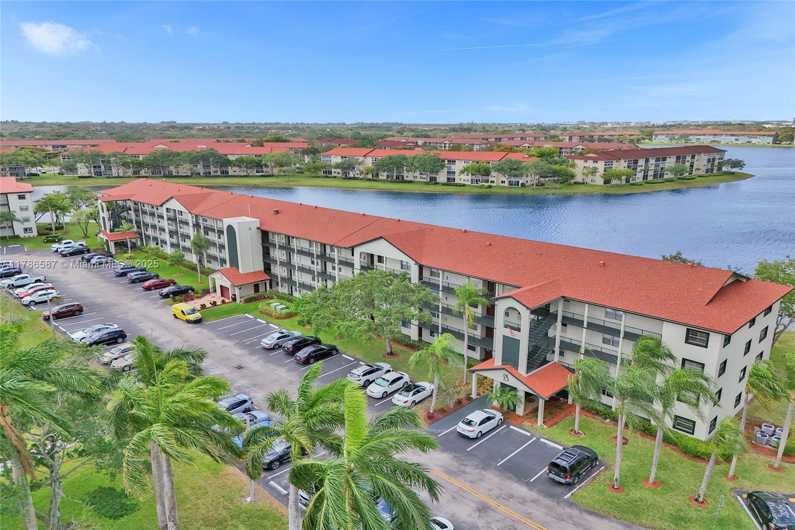 HAWTHORNE AT CENTURY VILL - Residential