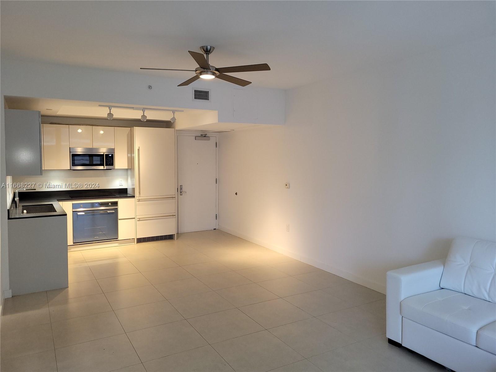 1010 Brickell Ave 3607, Miami, Broward County, Florida - 1 Bedrooms  
1 Bathrooms - 