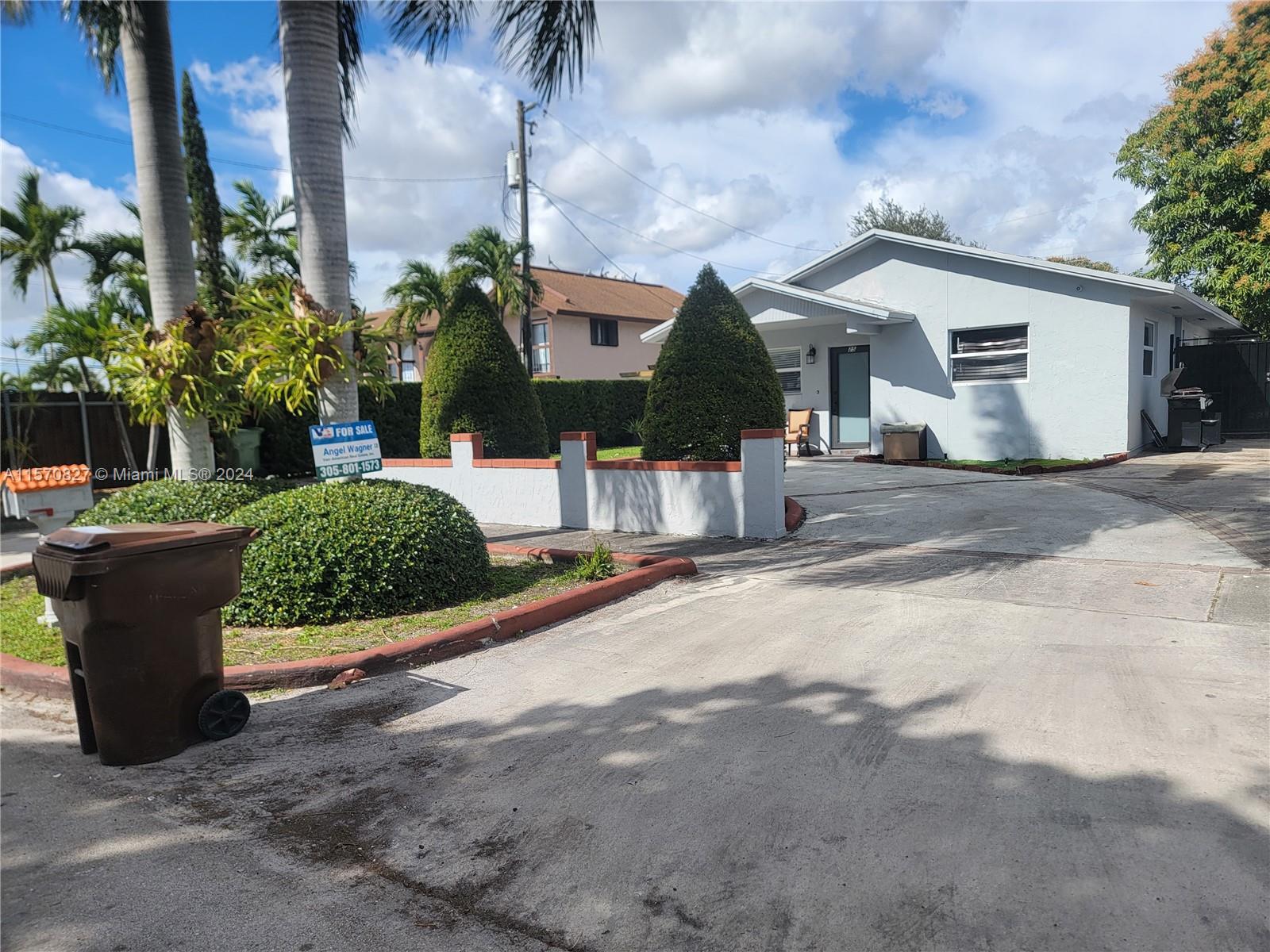 Property for Sale at 25 E 53rd Ter Ter, Hialeah, Miami-Dade County, Florida - Bedrooms: 4 
Bathrooms: 3  - $675,000