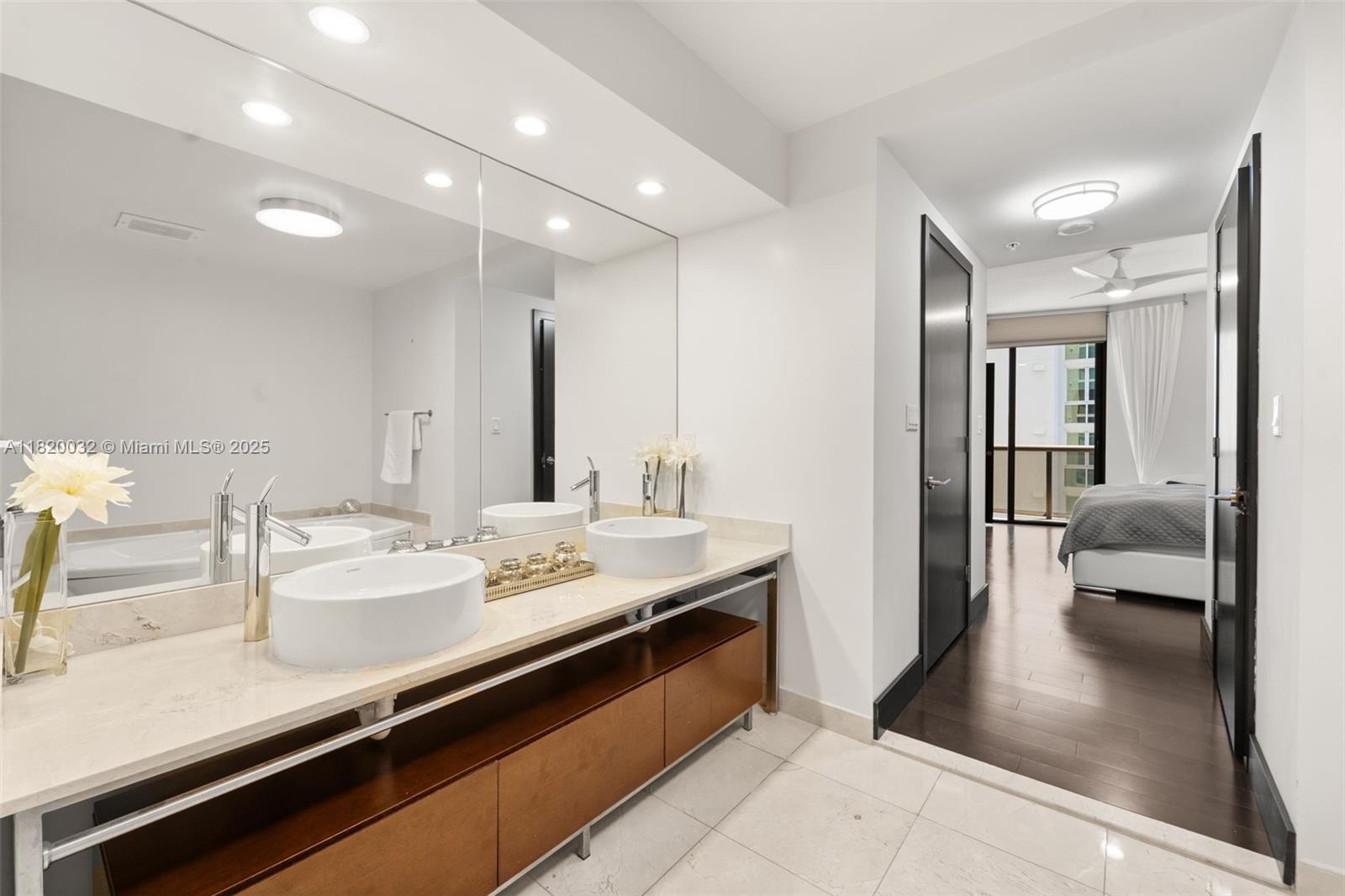 SAYAN CONDO - Residential Lease