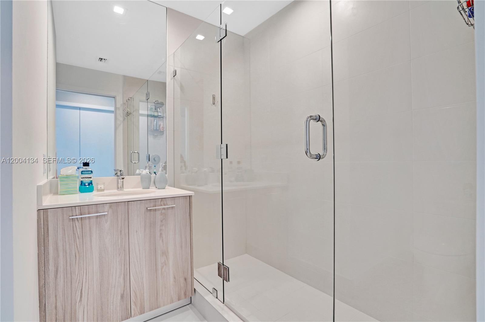 PARAISO BAYVIEWS CONDO - Residential Lease