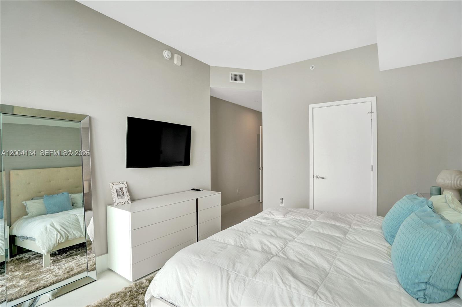 PARAISO BAYVIEWS CONDO - Residential Lease