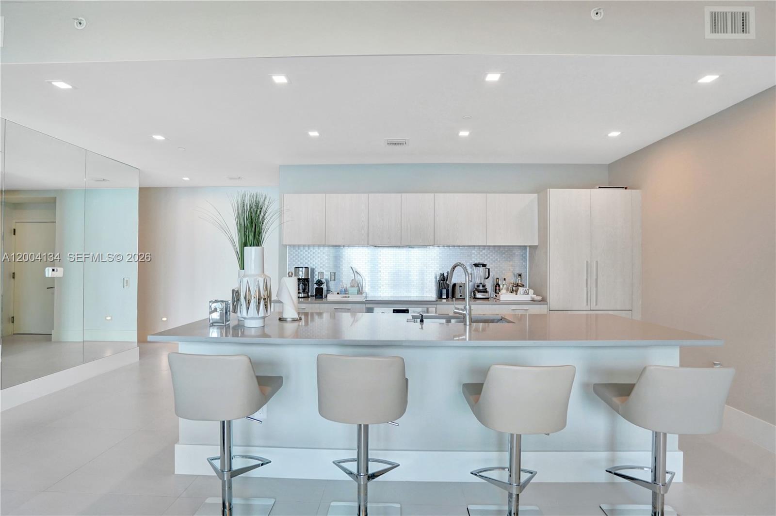 PARAISO BAYVIEWS CONDO - Residential Lease