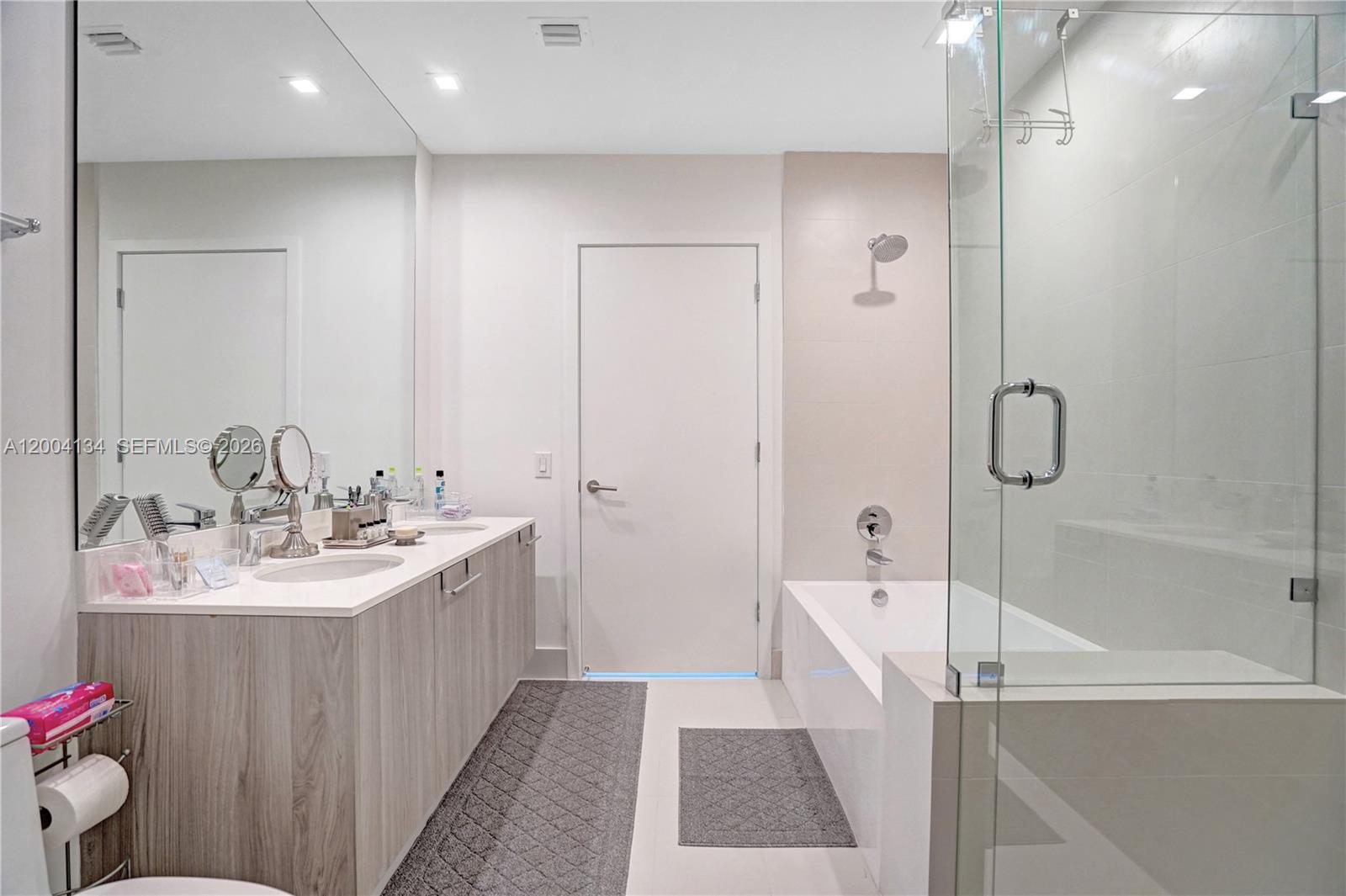 PARAISO BAYVIEWS CONDO - Residential Lease