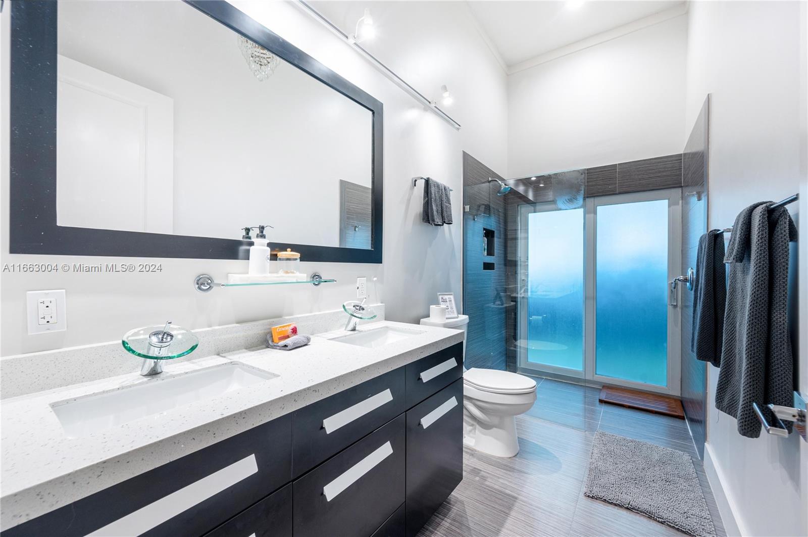 MIDDLE RIVER MANOR ADD - Residential