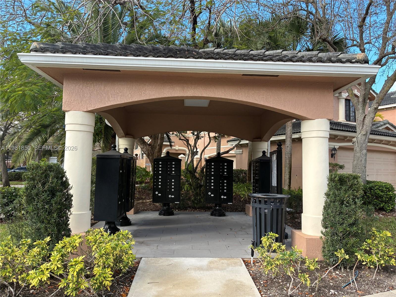 COURTSIDE AT WESTON HILLS - Residential Lease