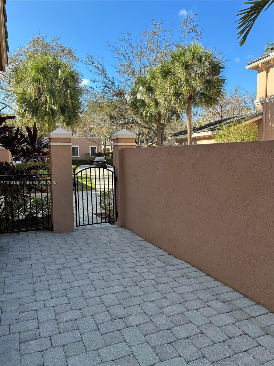 COURTSIDE AT WESTON HILLS - Residential Lease