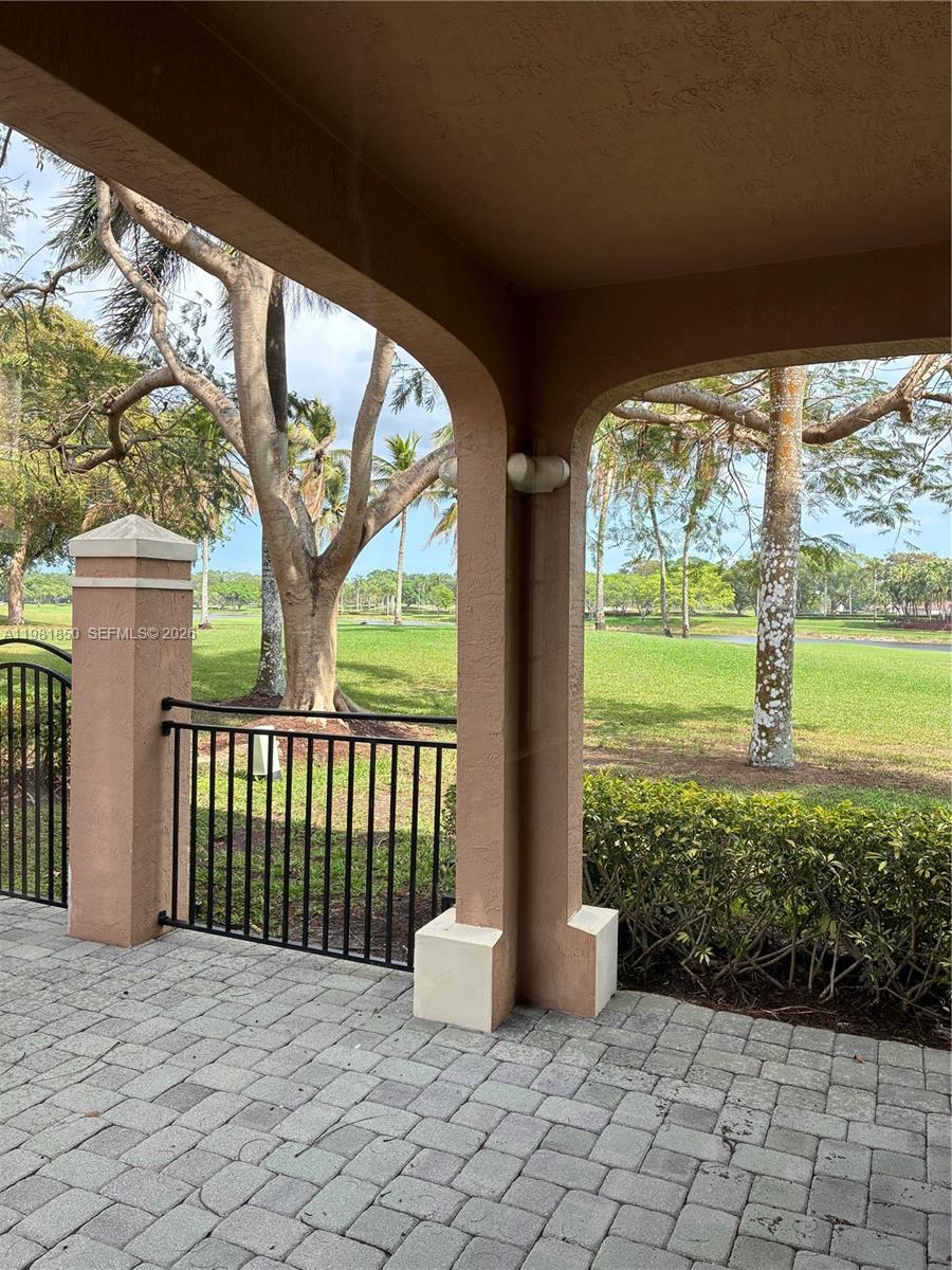 COURTSIDE AT WESTON HILLS - Residential Lease