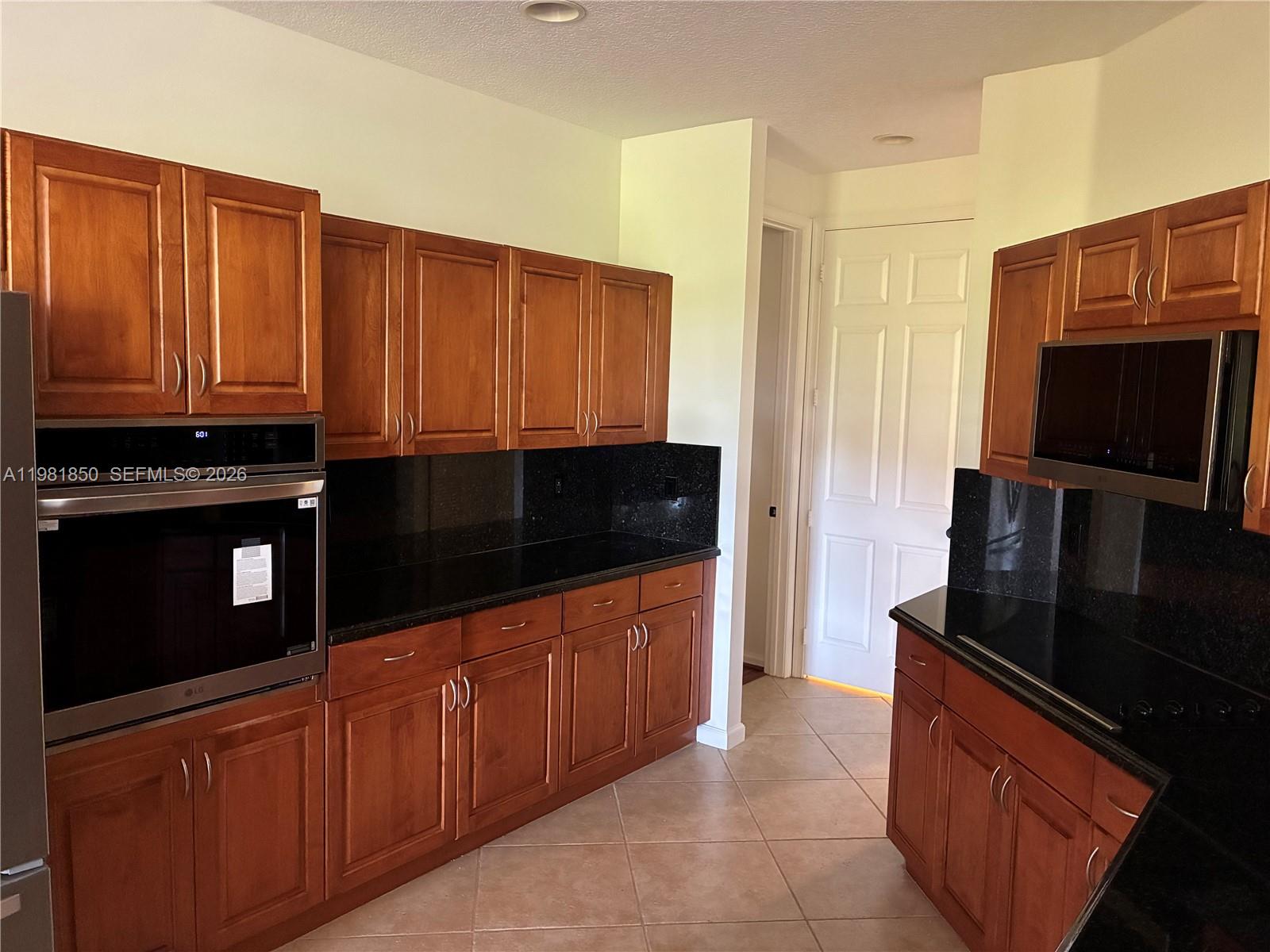 COURTSIDE AT WESTON HILLS - Residential Lease