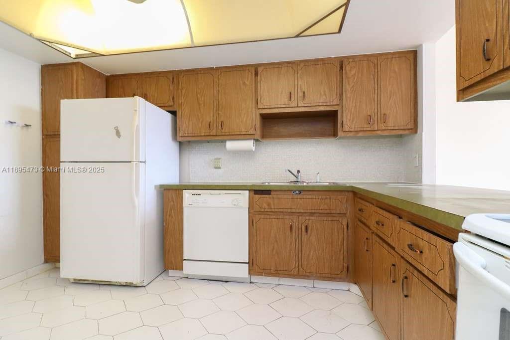 1351 NE Miami Gardens Dr 1001E