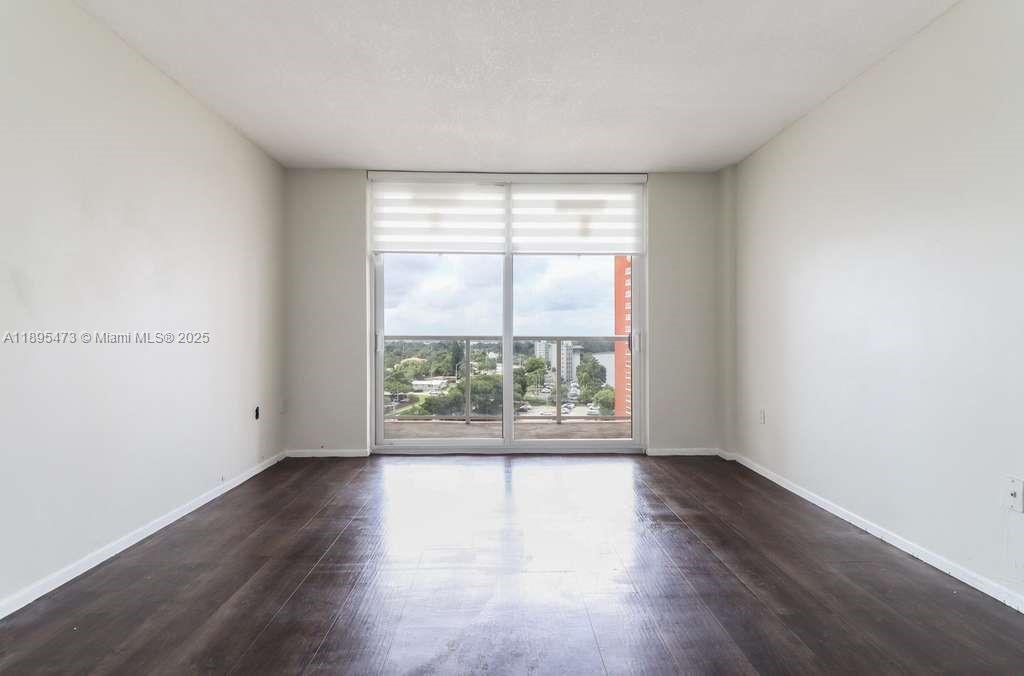 BUCKLEY TOWERS CONDO - EA - Residential