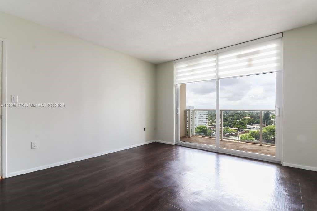 BUCKLEY TOWERS CONDO - EA - Residential