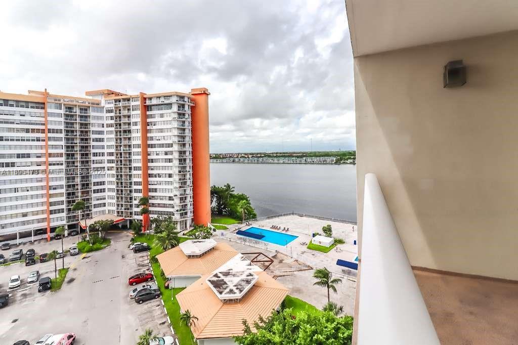 BUCKLEY TOWERS CONDO - EA - Residential