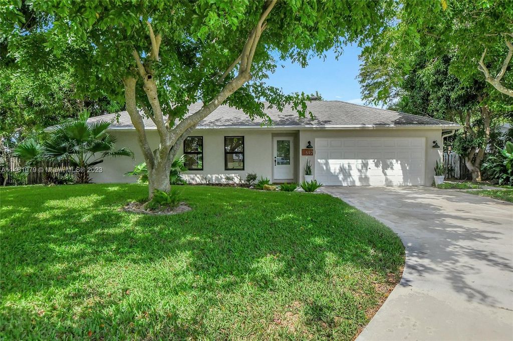 Photo of 597 Curlew Rd, Delray Beach, FL 33444 (MLS # A11461079)