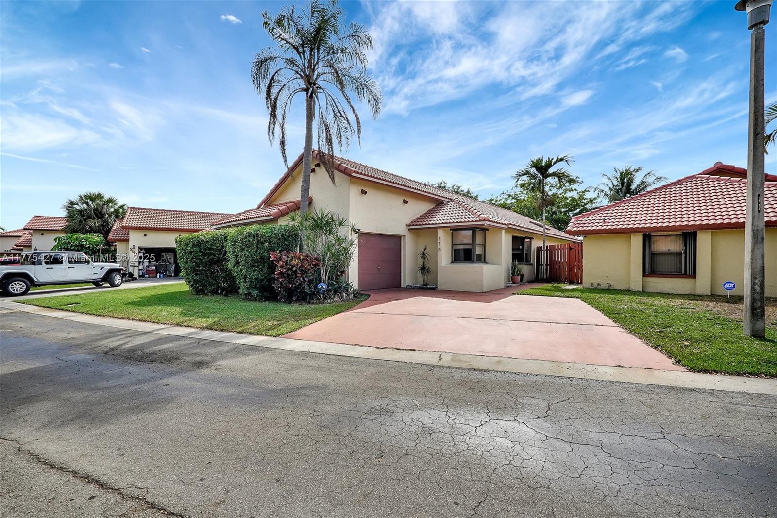 Property for Sale at 270 Sw 113th Ter, Pembroke Pines, Miami-Dade County, Florida - Bedrooms: 3 
Bathrooms: 2  - $564,900