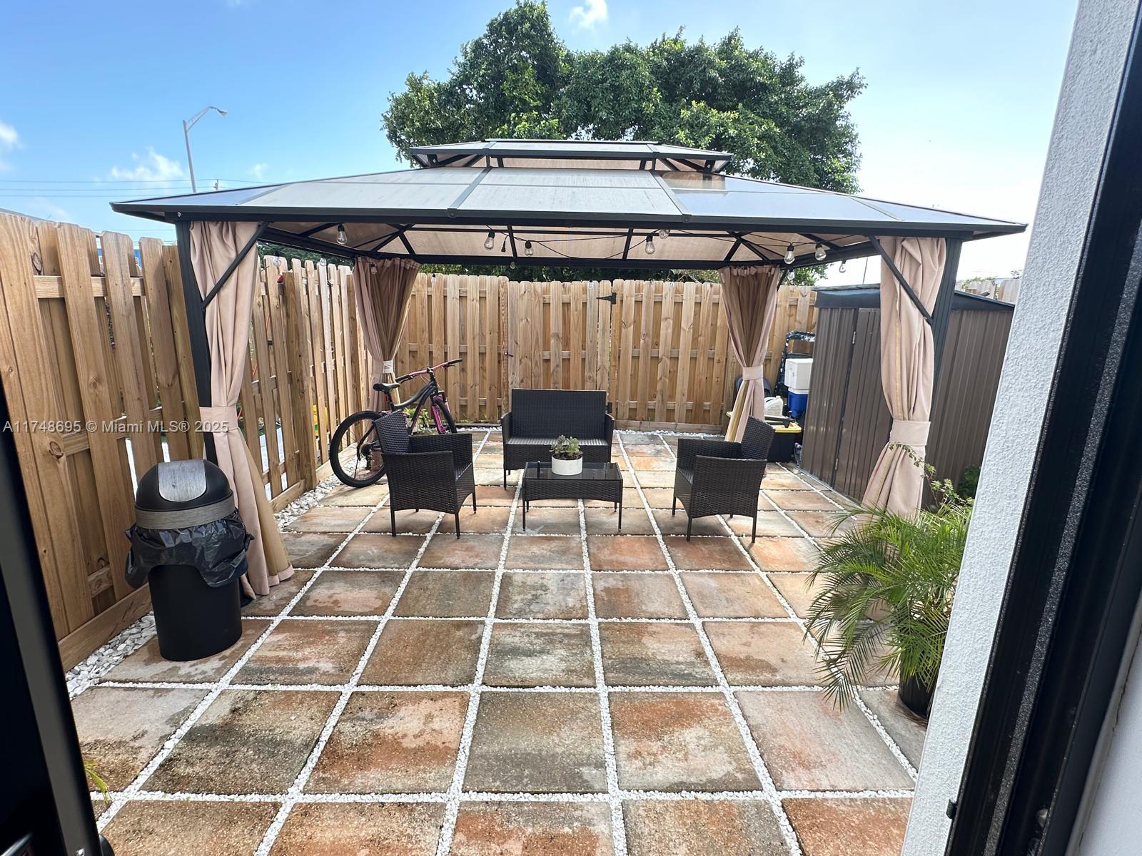 KENDALL ASSEMBLAGE SOUTH - Residential