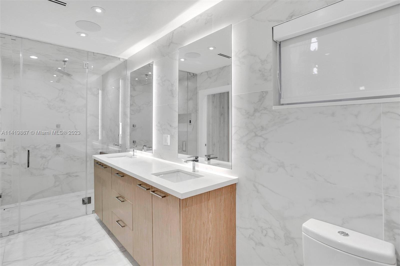 BELLE MEADE ISLAND - Residential