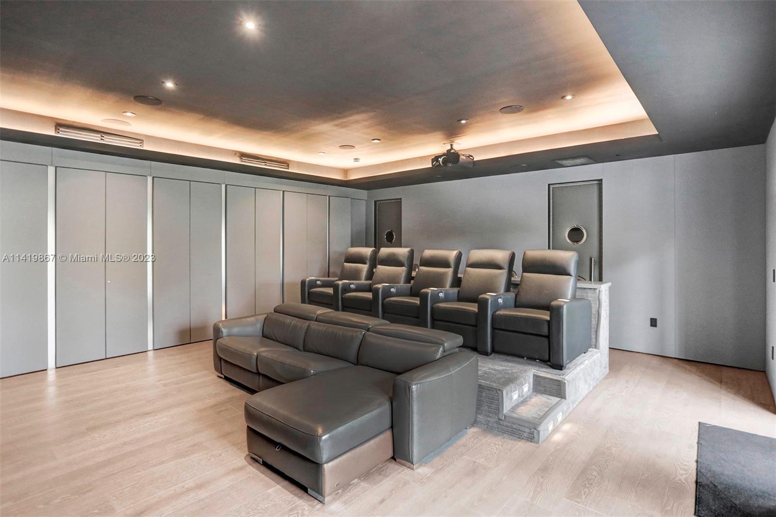 BELLE MEADE ISLAND - Residential