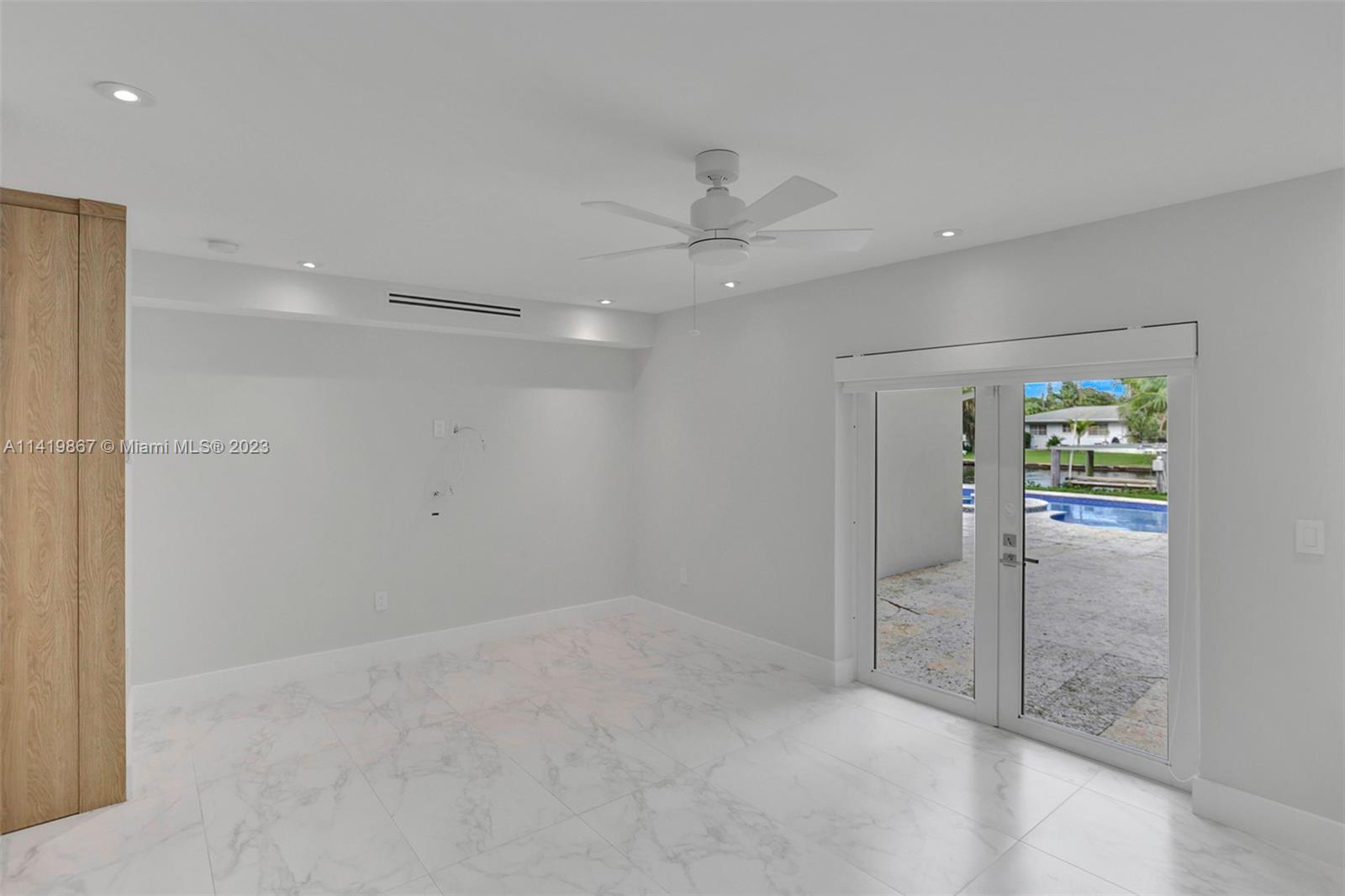 BELLE MEADE ISLAND - Residential