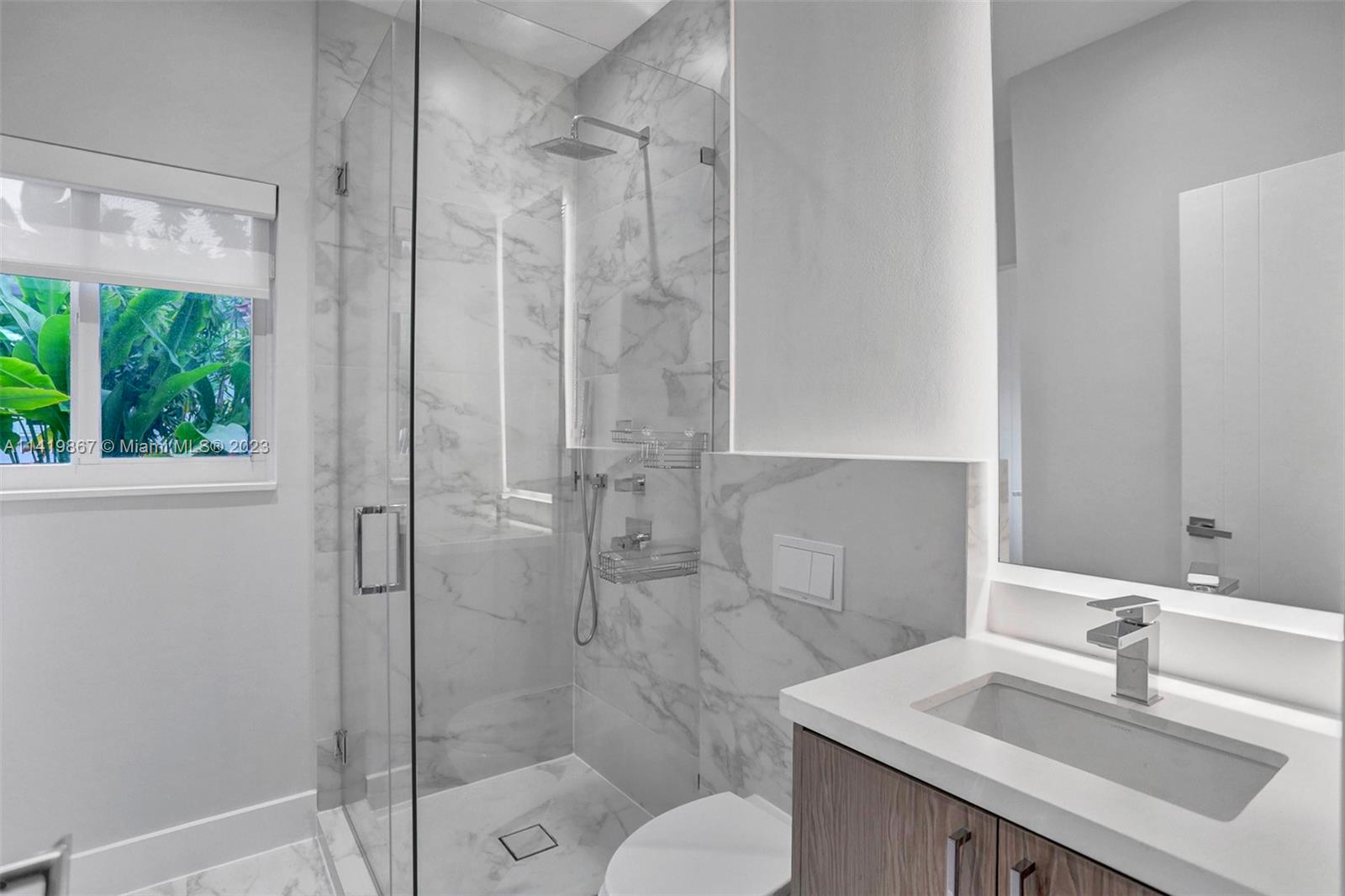 BELLE MEADE ISLAND - Residential