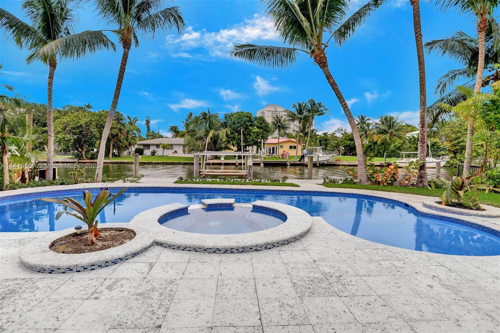 BELLE MEADE ISLAND - Residential