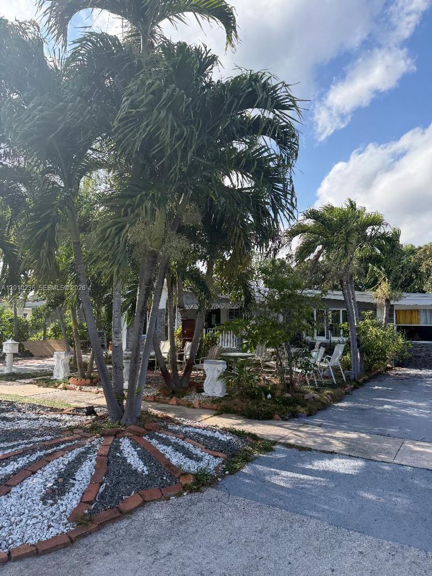 Magnificent 3 bedrooms home on an oversized lot in central North Miami area. Walking distance from Barry university and easily accessible to the highway. Rightly priced for a quick sale.