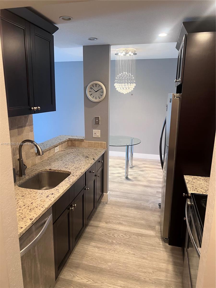 400 N Riverside Dr 106