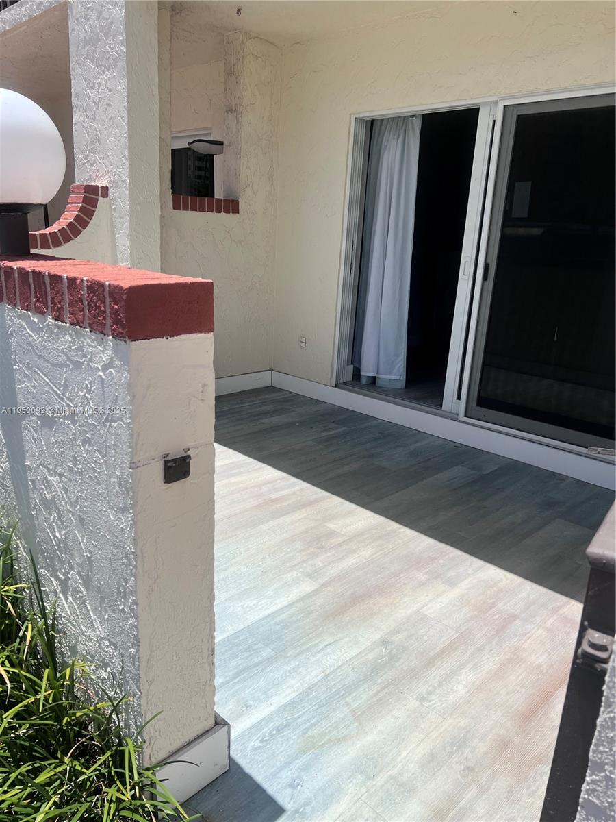 LADO DEL RIO CONDO - Residential