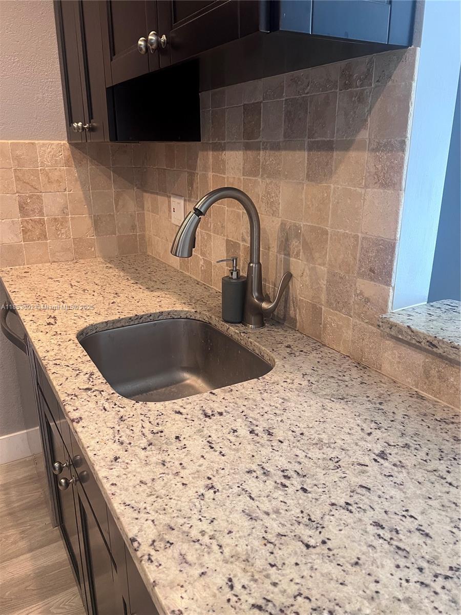 400 N Riverside Dr 106