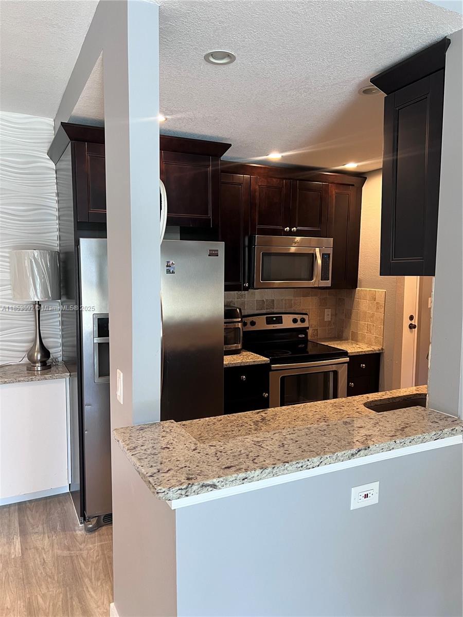 LADO DEL RIO CONDO - Residential