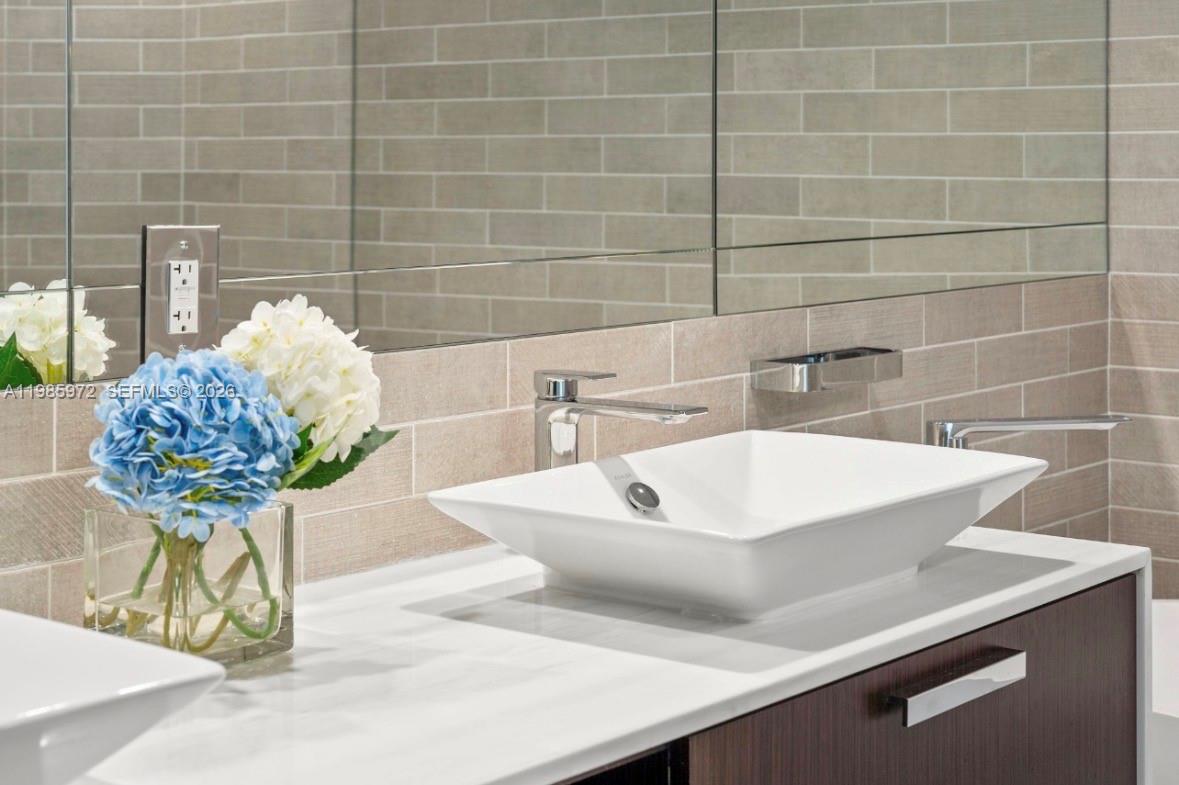 1500 OCEAN DRIVE CONDO - Residential Lease