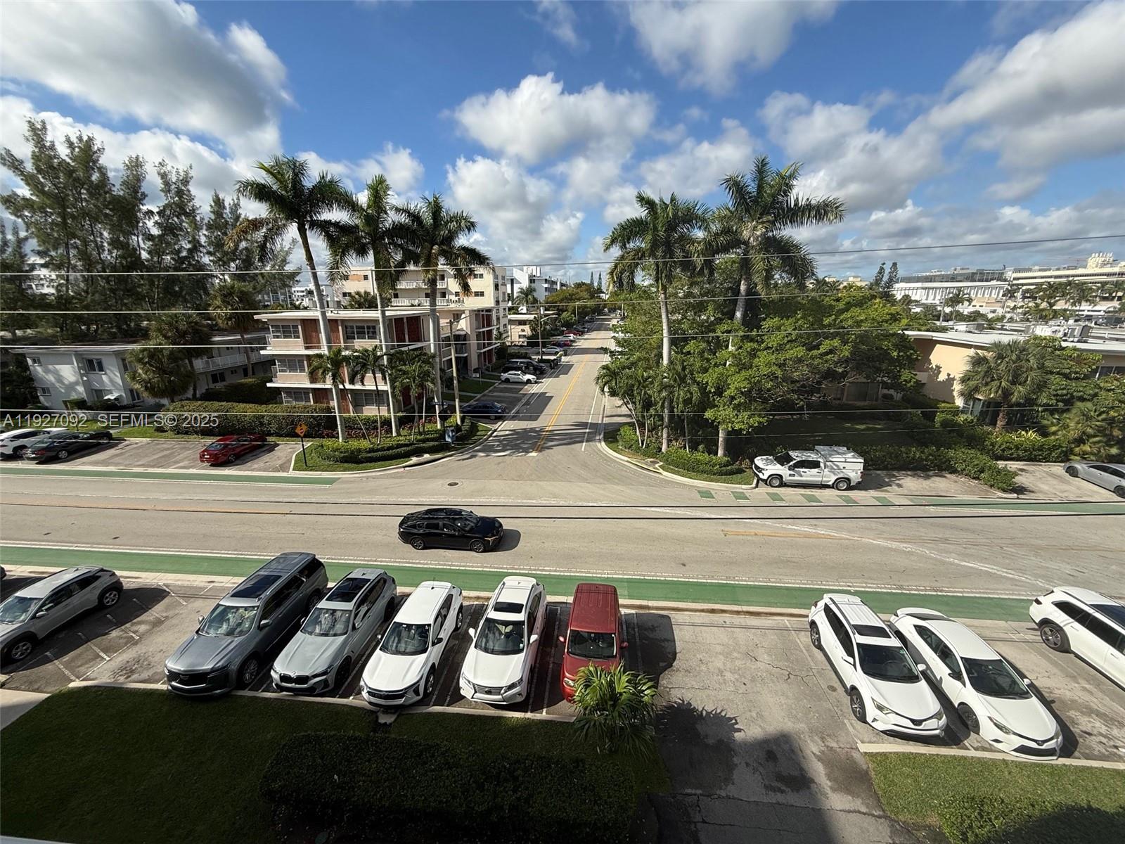 LONDON TOWERS CONDO - Residential Lease