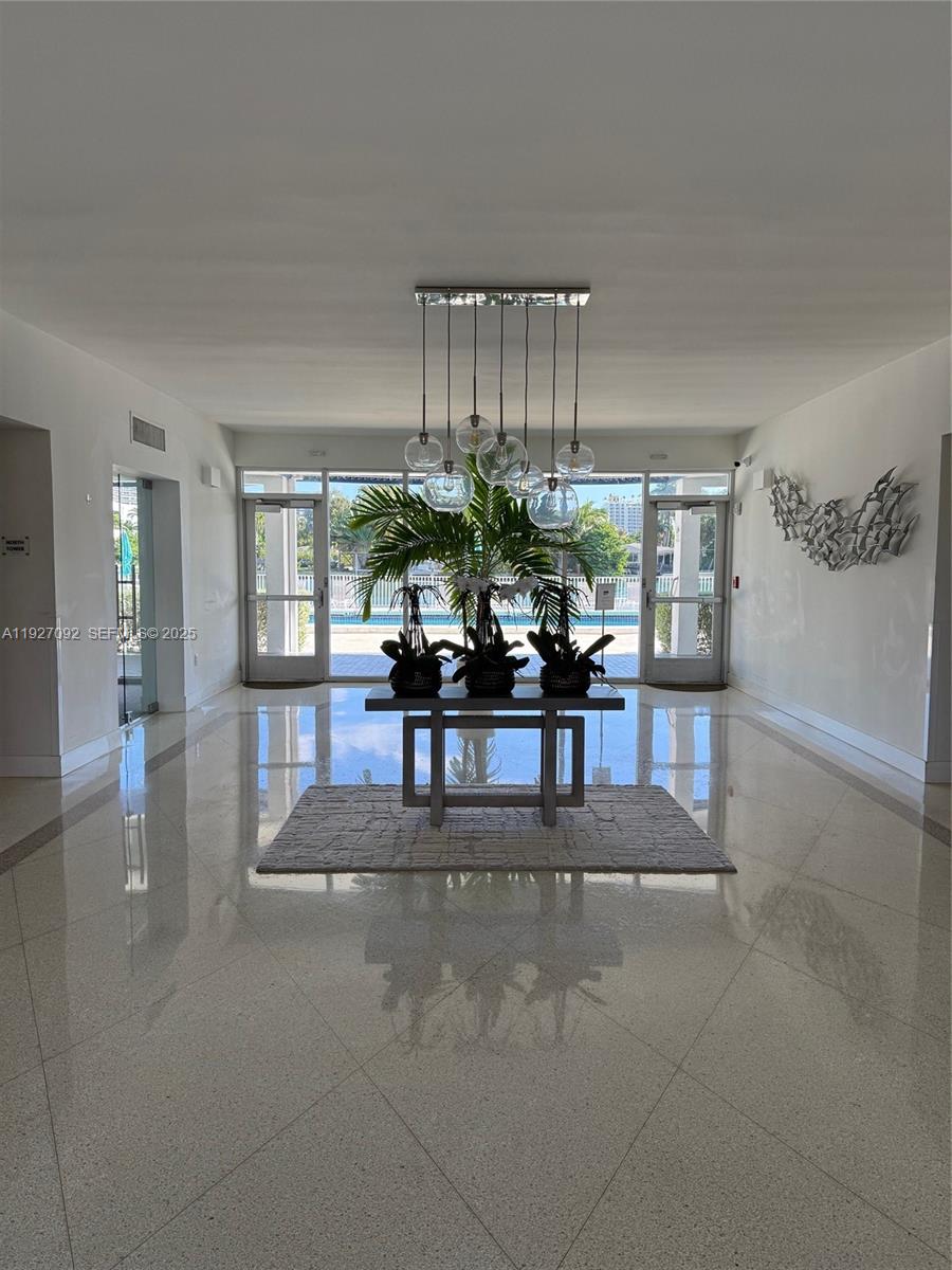 LONDON TOWERS CONDO - Residential Lease