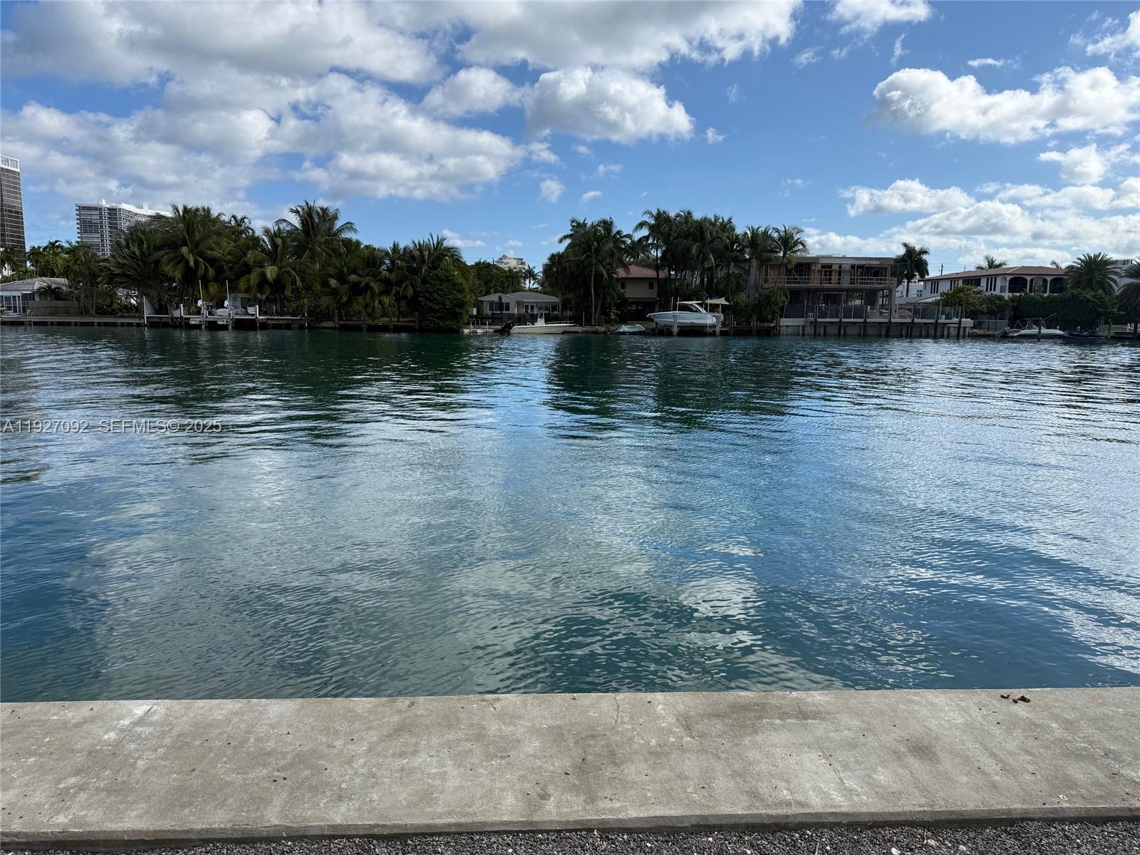 LONDON TOWERS CONDO - Residential Lease