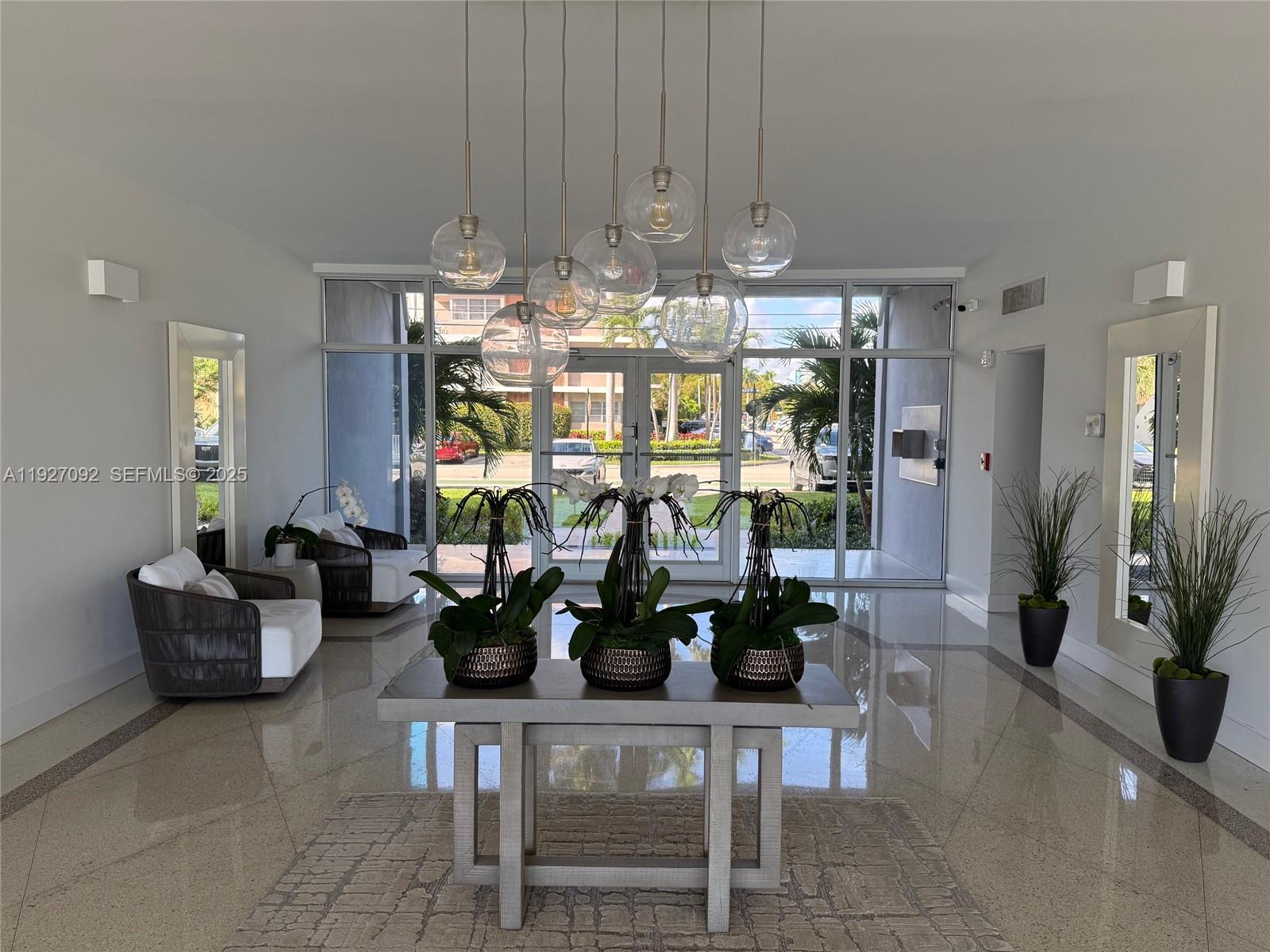 LONDON TOWERS CONDO - Residential Lease