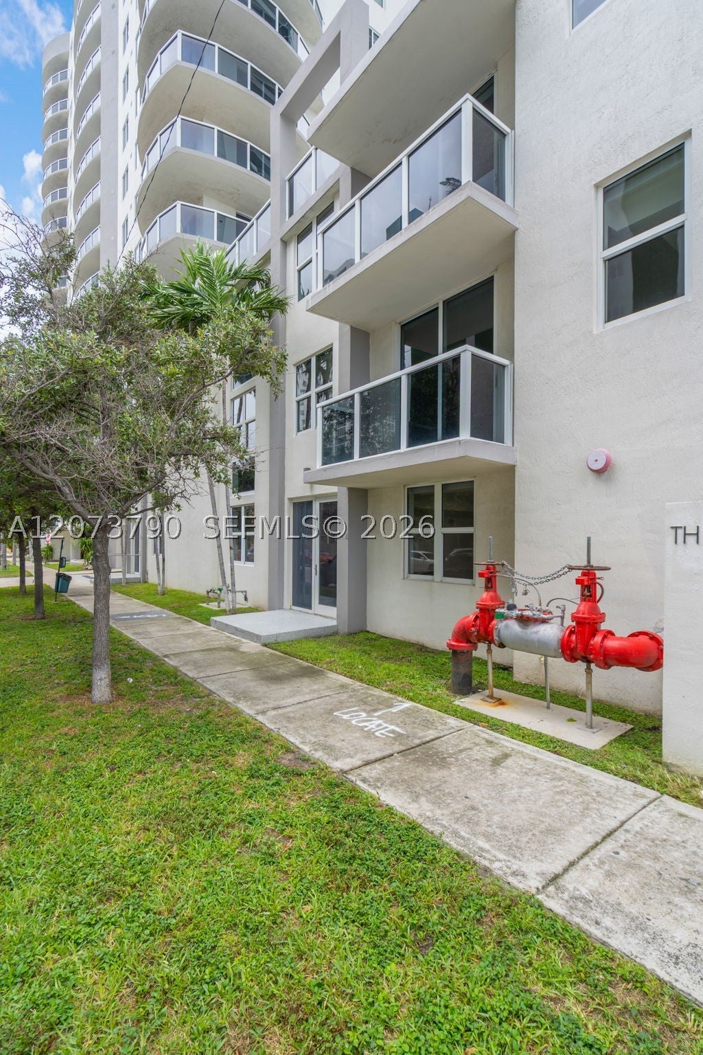 601 NE 23rd St TH4