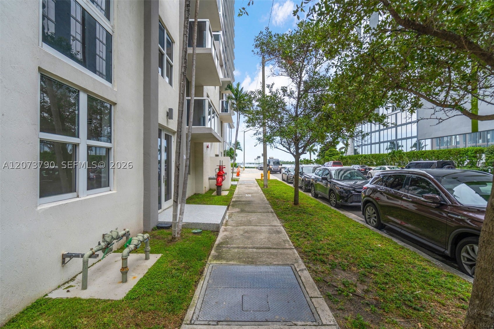 601 NE 23rd St TH4